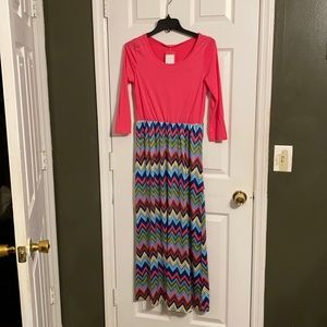 🆕
Long-Sleeve Rose Red Mom & Me Dress with Geo Pattern